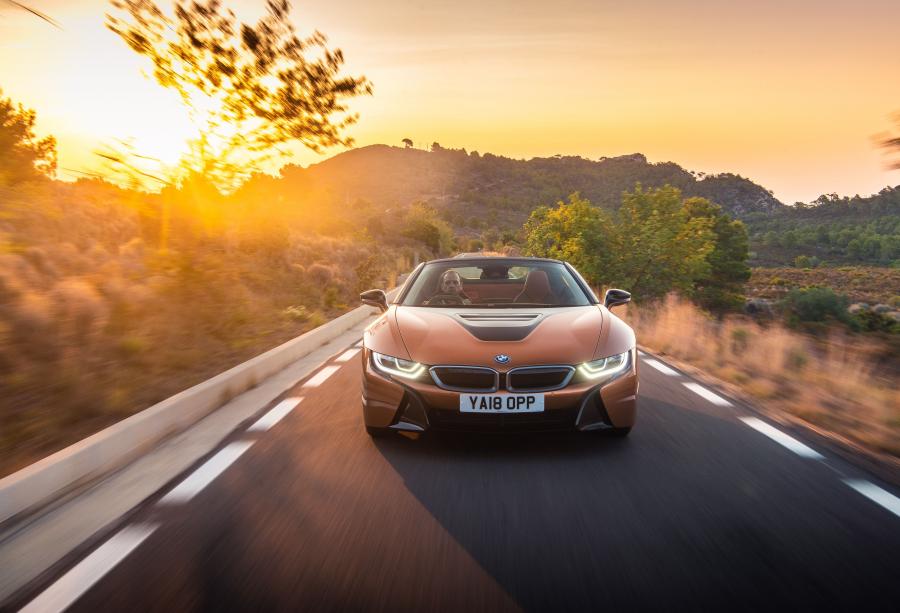  BMW i8 Roadster (I15) 2018 года  (UK) (фото 4 из 97)